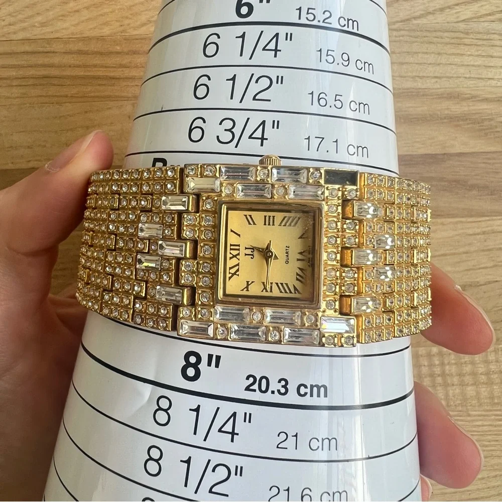 JJ ladies gold tone cocktail bracelet watchNEW BATTERY
